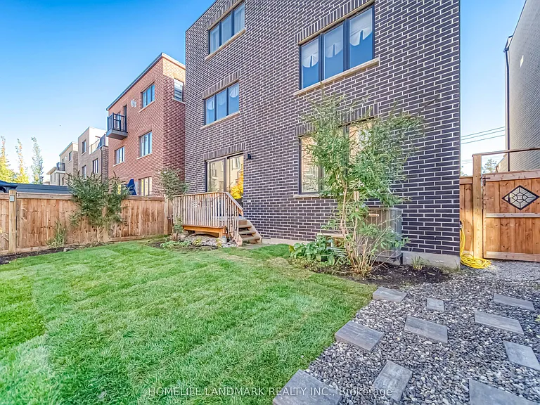 294 Valermo Dr — Photo 40