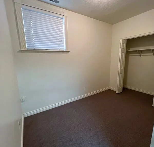 18 N 200 E #102 — Photo 3