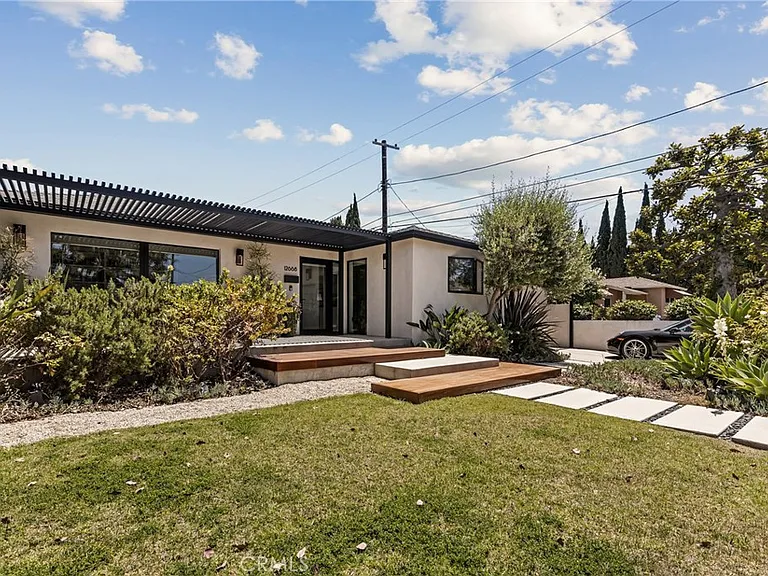 12668 Rose Ave — Photo 2