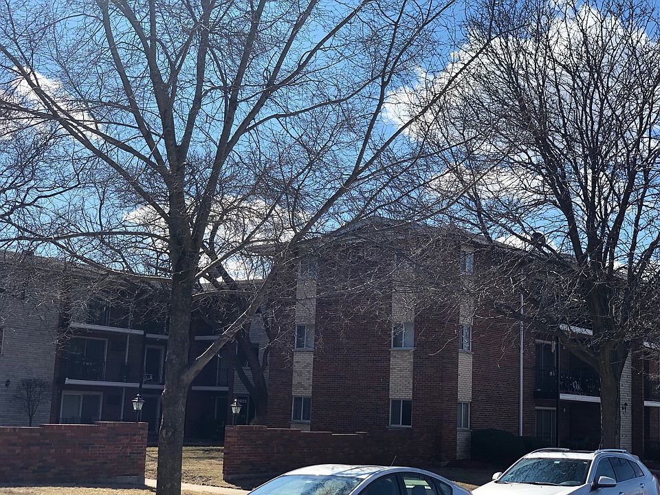 2nd image of 3955 W 104th St APT 2A