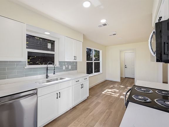 5th image of 513 Colonial Dr