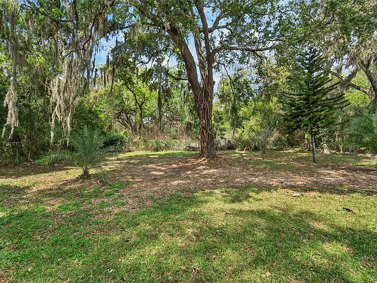 5502 Peach Ave — Photo 46