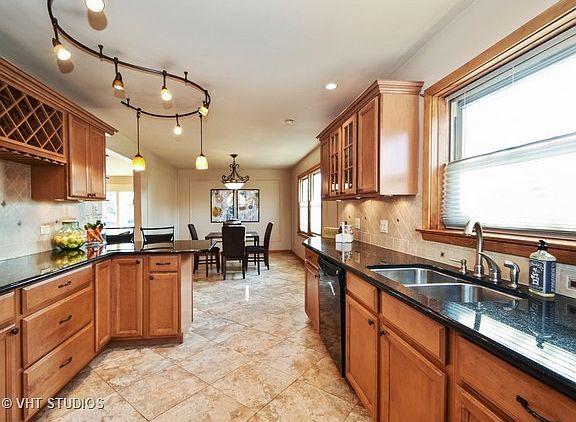 4th image of 11556 S Artesian Ave