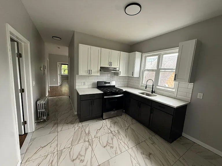 83 Sheppard Ave #3 — Photo 13