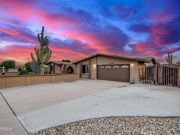 3rd image of 3019 E SIERRA Street