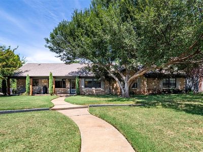 1723 Drakestone Ave, Nichols Hills, OK, 73120