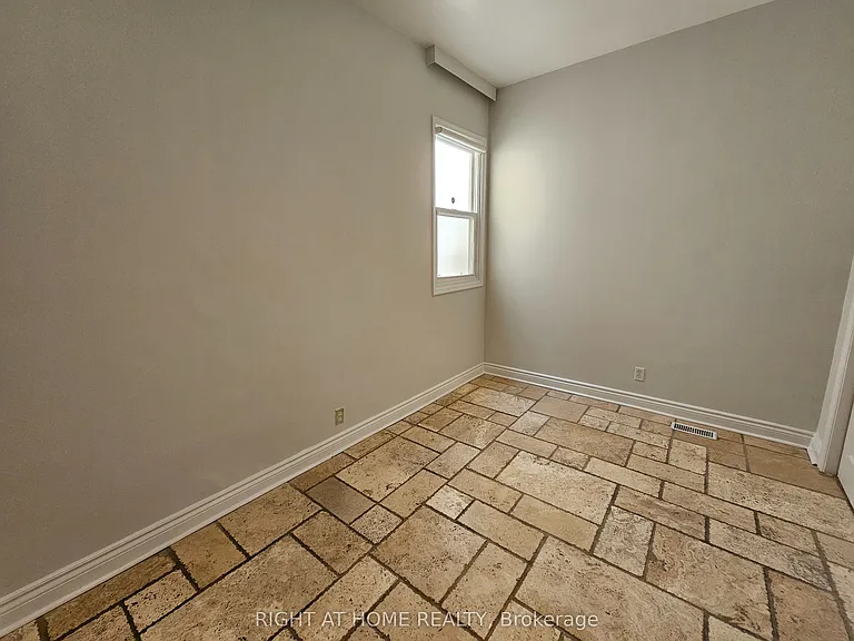 550 Yonge St #3F — Photo 20