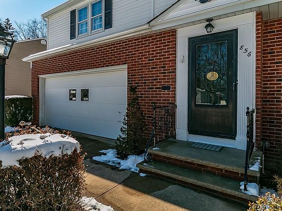 2nd image of 856 Eastlawn Dr
