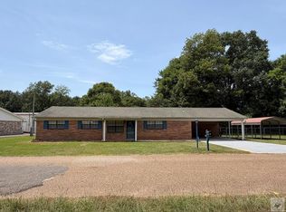 104 Leslie Ln, Atlanta, TX 75551