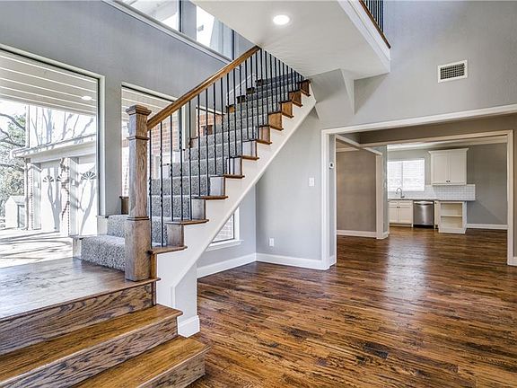 3rd image of 1519 Flamingo Cir