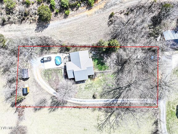 2nd image of 119 McCartt Loop