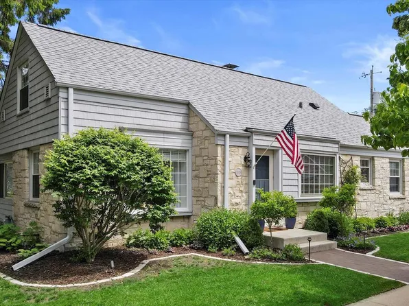 8528 West Meinecke AVENUE, Wauwatosa, WI 53226