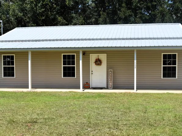 1062 White Ave, Graceville, FL 32440