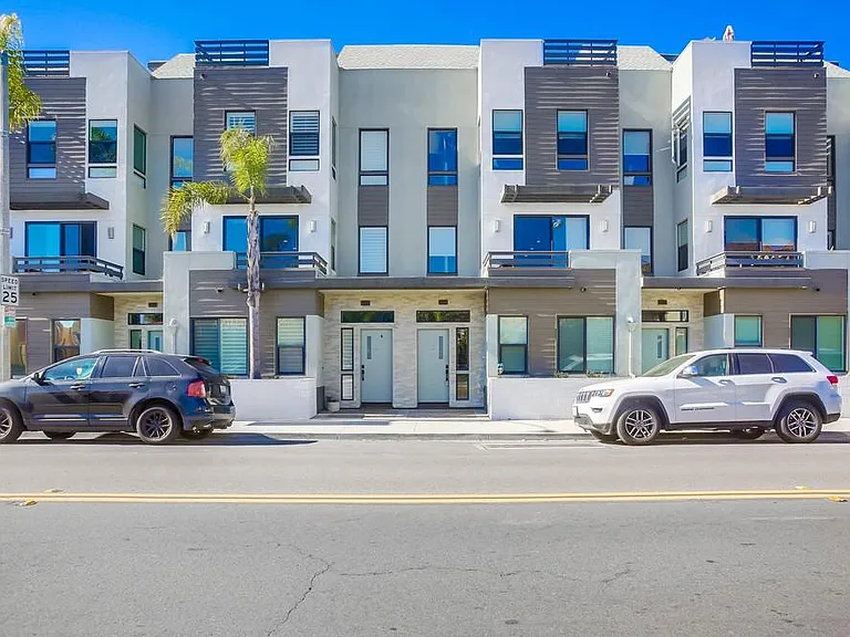 2541 State St — Photo 1