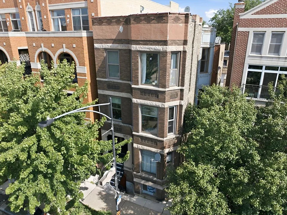 1128 W Diversey Pkwy #1R