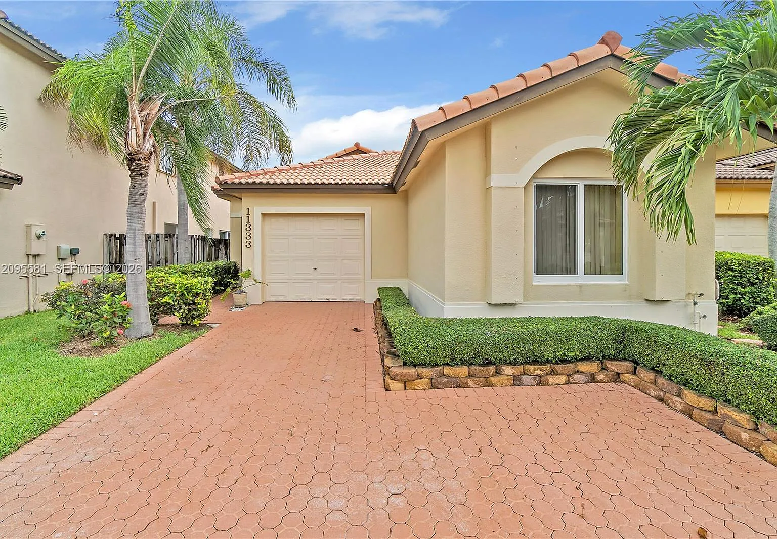 Doral Landings East — Photo 1