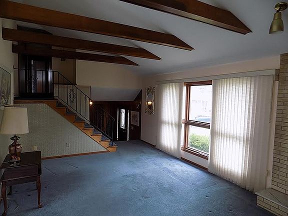 4th image of 150 Hiawatha Dr