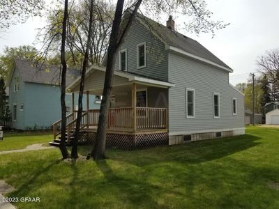 914 Chestnut St, Grand Forks, ND, 58201