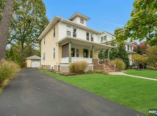 409 Warren Ave, Ho Ho Kus, NJ 07423