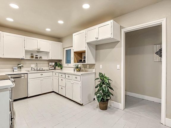 4th image of 5483 Muir Dr