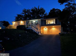 910 Wilhelm Rd, Harrisburg, PA 17111