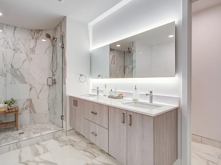Spruce - 3 BD / 2 BA - Bathroom