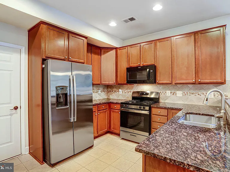 13526 Waterford Hills Blvd #13526 — Photo 16