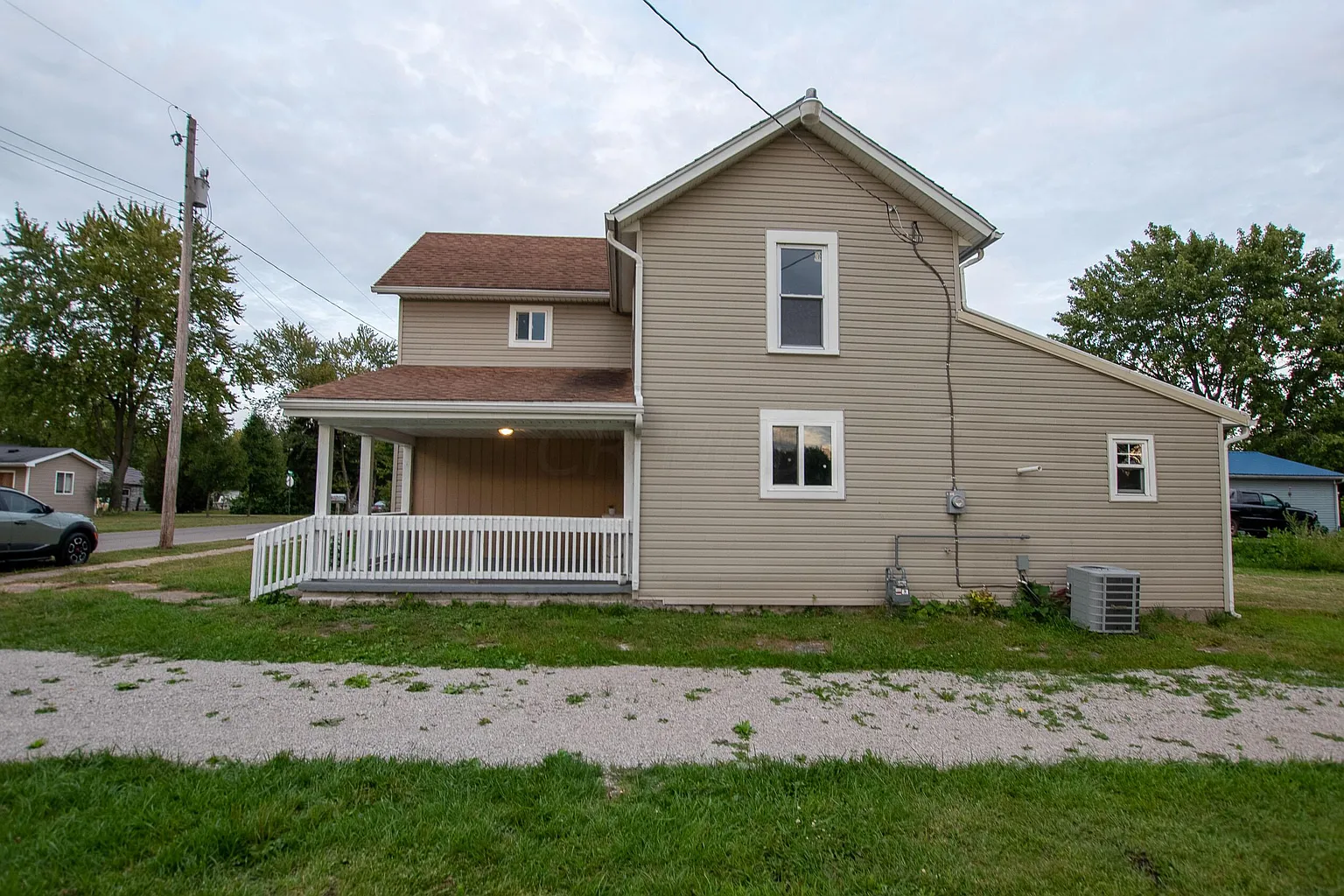 633 Adams St photo 1