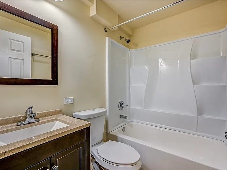 5726 Roosevelt Way NE #B — Photo 2