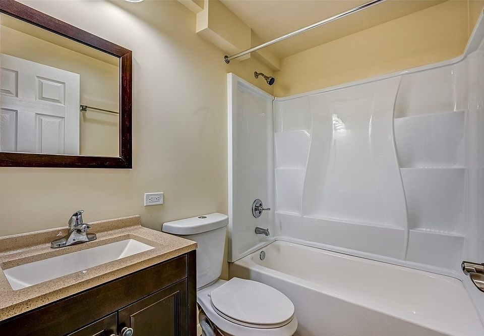 2nd image of 5726 Roosevelt Way NE #A