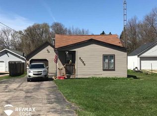 2069 Delaney St, Burton, MI 48509
