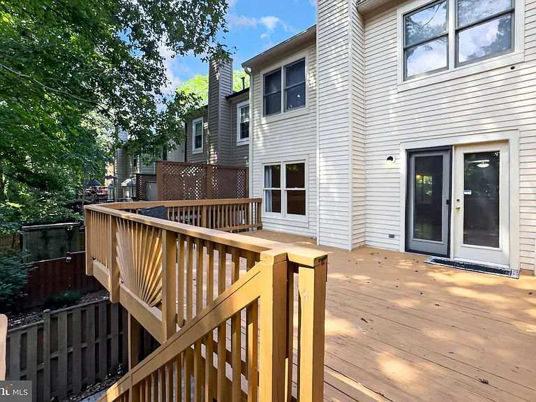 5719 Oakshore Ct — Photo 45