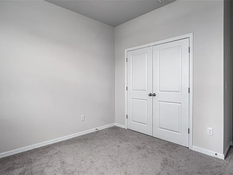10622 Eustis Dr — Photo 18