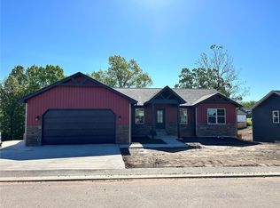 179 Mesa Dr, Waynesville, MO 65583