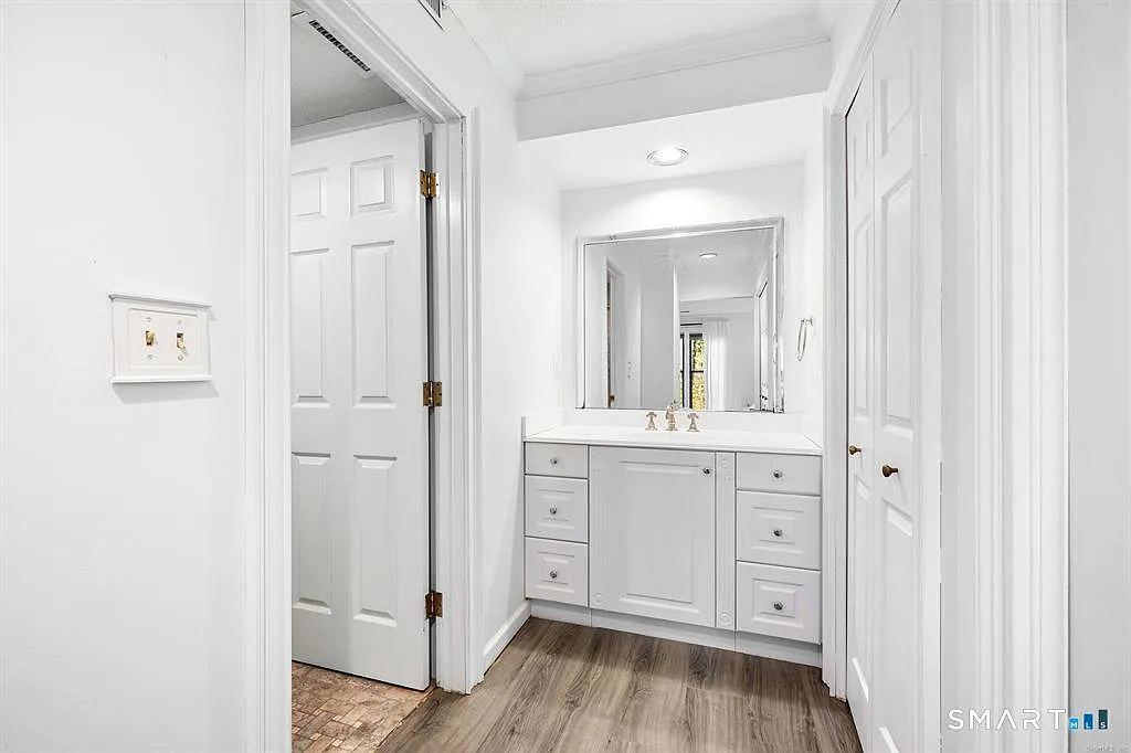 2 bed, 2.0 bath, 1306 sqft, $2,600 — Photo 3