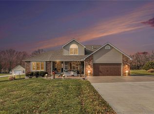 17741 169th St, Basehor, KS 66007