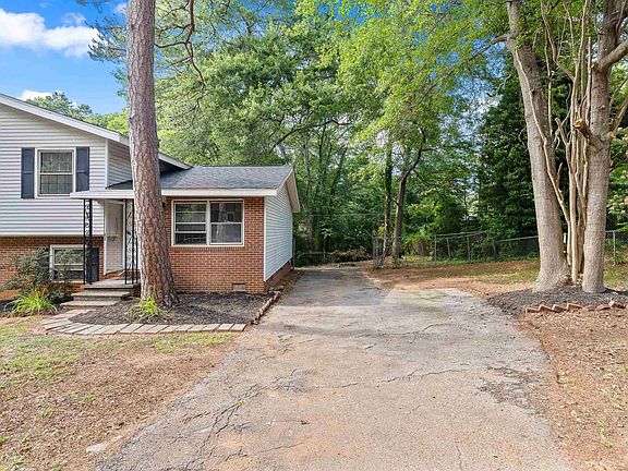 3rd image of 122 Harmony Dr