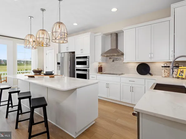 642 Hemsworth Ln, Winchester, VA 22601