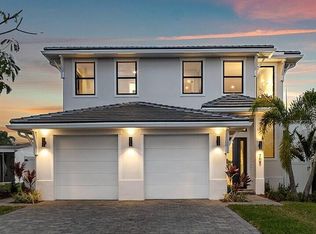 709 N Lake Ave, Delray Beach, FL 33483