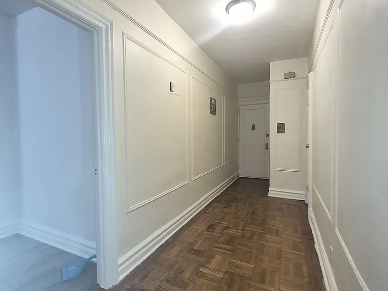 15th Ave — Photo 8
