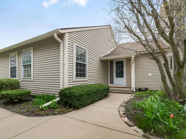 932 Chase Ct, Gurnee, IL 60031