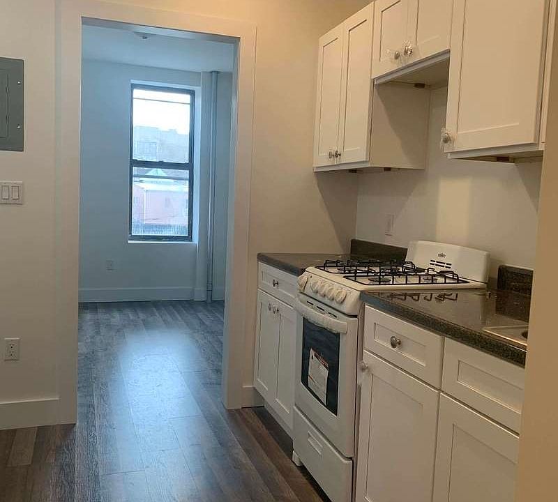 1st image of 287 Webster Ave APT 3B