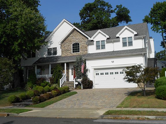 4th image of 47 Hawley Ave