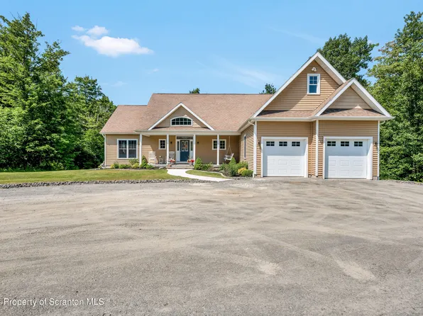 471 Dundaff St, Carbondale, PA 18407