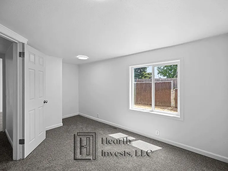308 E 7th Ave — Photo 16