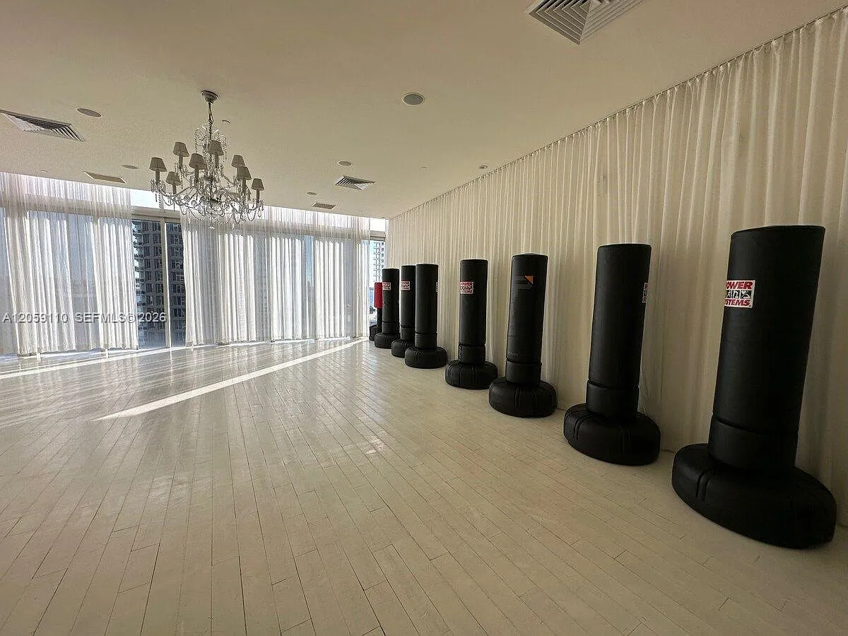 Icon Brickell Condo No 3 — Photo 4