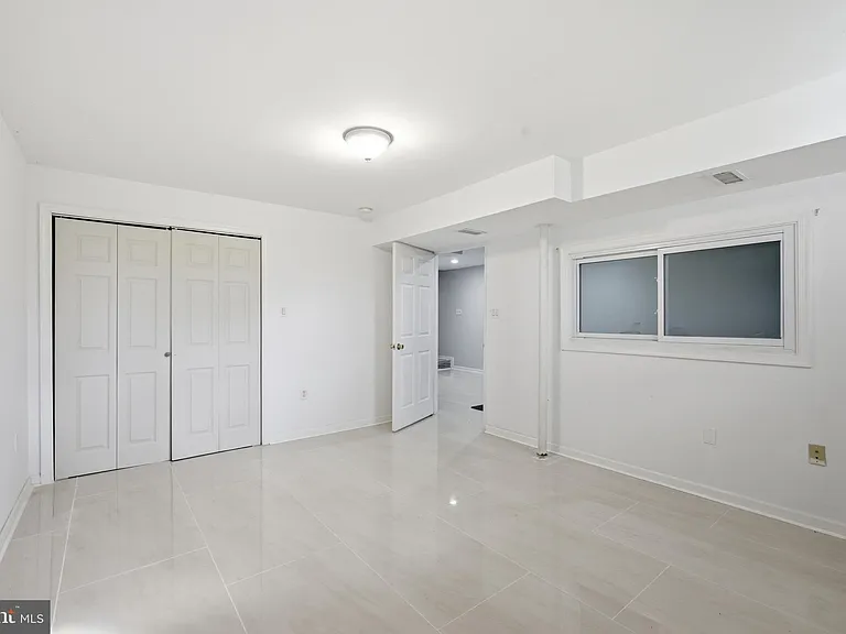 8664 Pohick Forest Ct — Photo 37