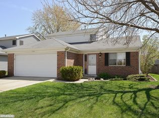 1399 Spring Valley Dr, Carol Stream, IL 60188