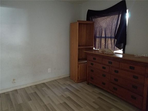 5th image of 2033 Loma Linda Way S
