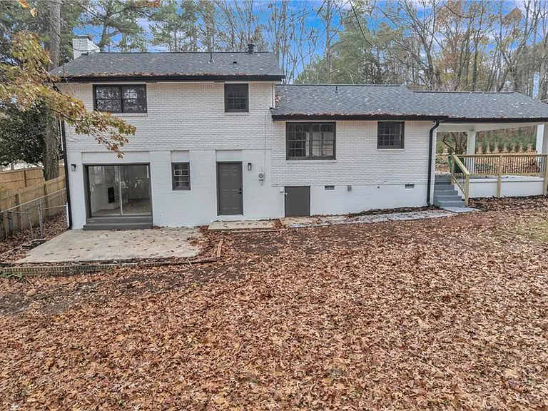 3296 Columbia Woods Dr — Photo 46